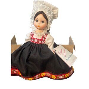 Vintage 80s Madame Alexander Norway 584 World Doll 8" Original Box Estate